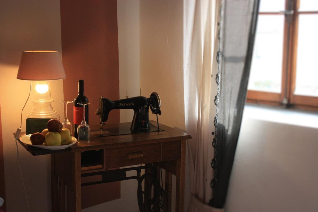 Affittacamere Casa Archi Losone Oda fotoğraf